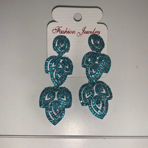 Blue crystals earrings